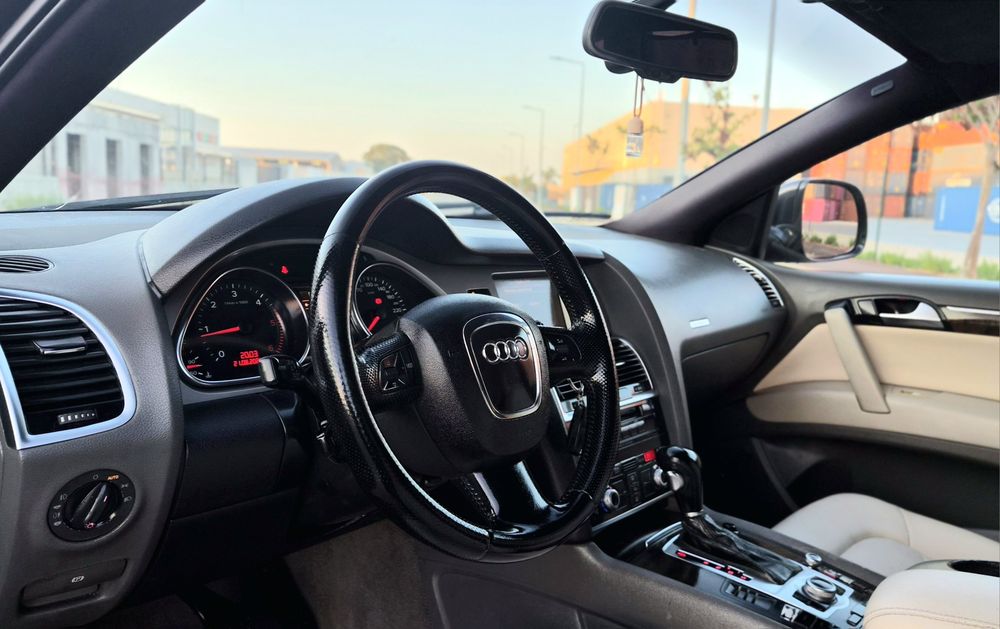AUDI Q7 3.0 TDI V6 240 CV 7 lugares