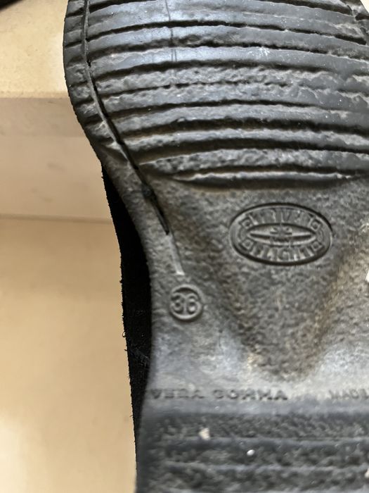 Botins de camurça pretos 36