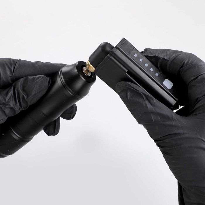 Kit Tatuagem Tattoo Máquina Rotativa Bateria Mala Agulhas Acessórios