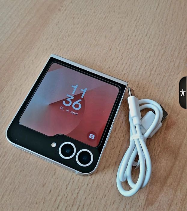 Samsung galaxy z flip 6 256GB 12 RAM