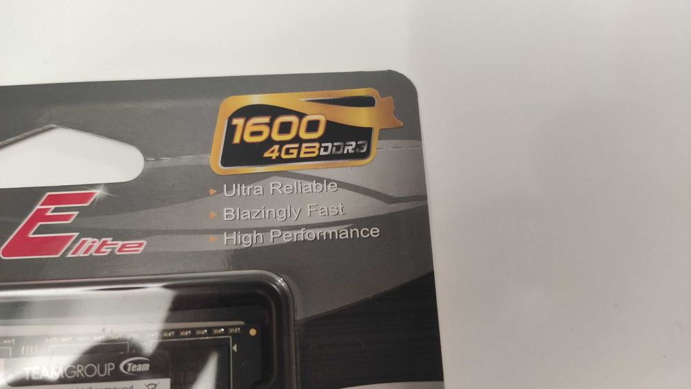 Оперативная память SODIMM DDR3 4GB 1600 Team (TED3L4G1600C11-SBK)