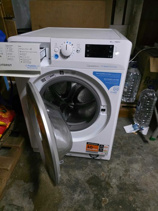 Máquina de Lavar Roupa Indesit 10kg Inverter motor