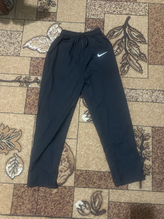 Легкі штани nike