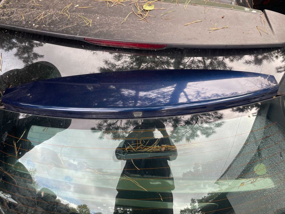 Toyota Yaris II 8P4 kompletna klapa bagażnika