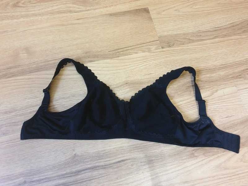 Miękki koronkowy biustonosz 85E