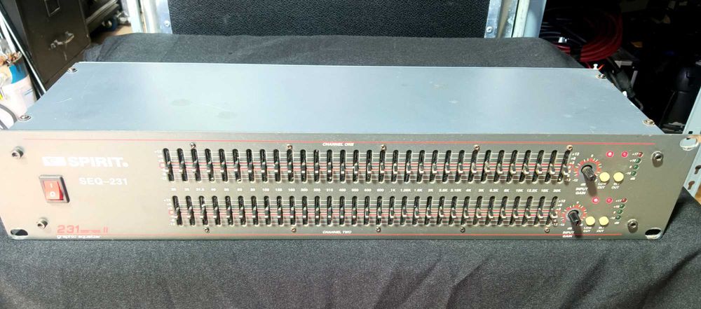 Equalizadores gráficos Alto-Behringer-Show-Spirit