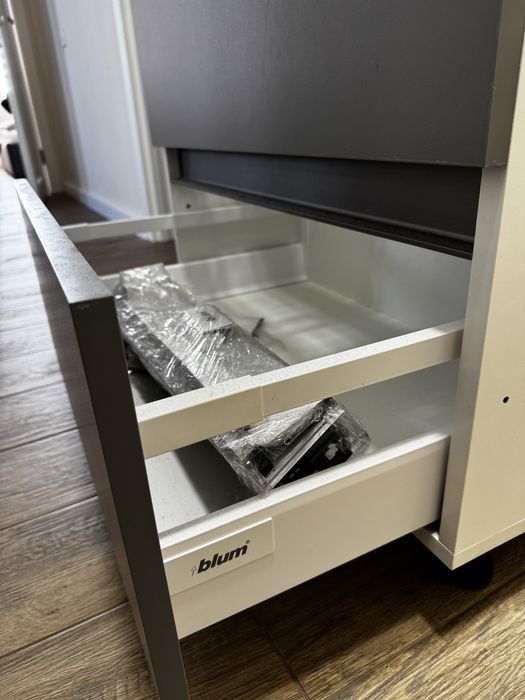 Кухонна тумбочка, з сушкою для посуду