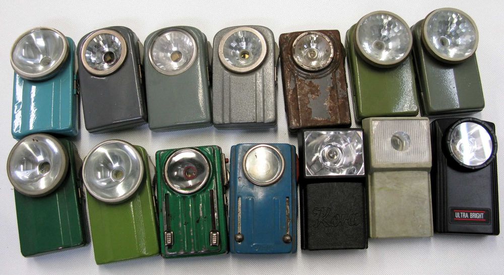Kolekcja latarek z czasów PRL Latarka płaska 14 sztuk