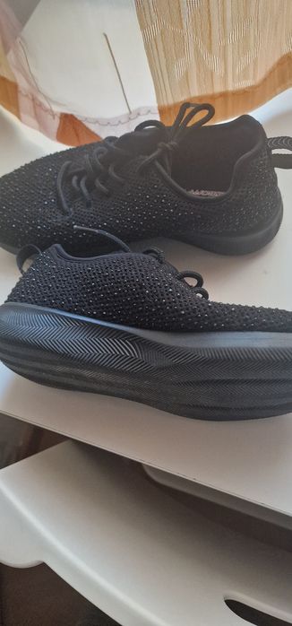 Tenis originais Skechers 36
