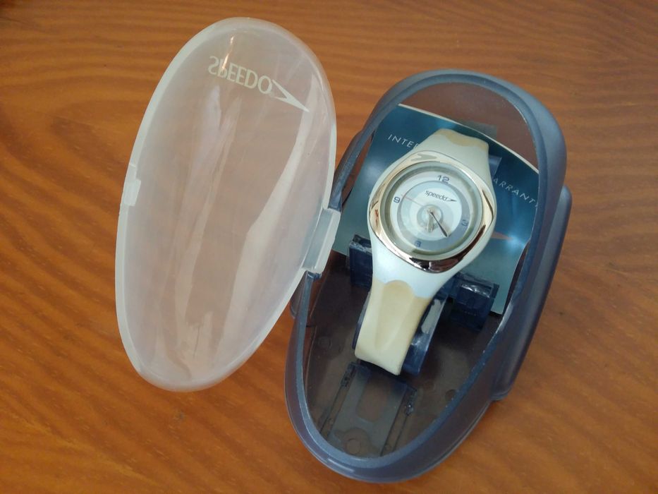 Relógio Speedo - À prova de Água