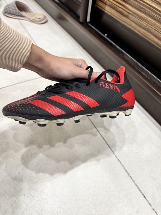 Кросівки доя футболк Adidas 40 predator