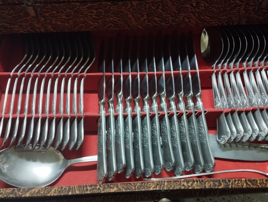 Antique Cutlery Set64552624173569122