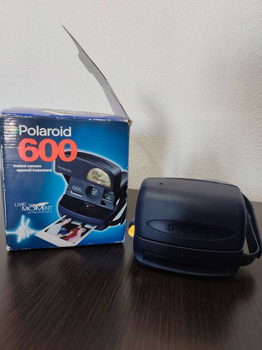Máquina Fotográfica Polaroid  600