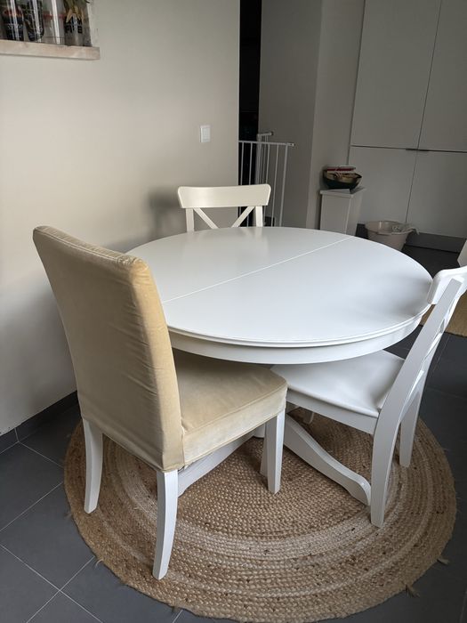 Mesa branca Ikea Rosentorp extensivel + 2 brancas cadeiras rosentorp