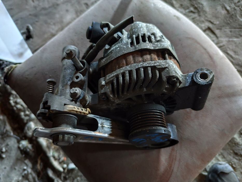 Alternator z napinaczem 1.4 1.6 VTI Benzyna PEUGEOT CITROEN
