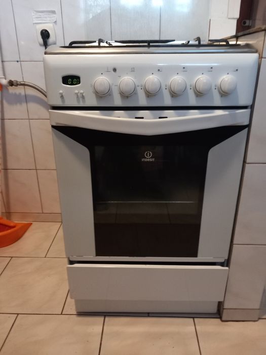 Kuchenka gazowa indesit