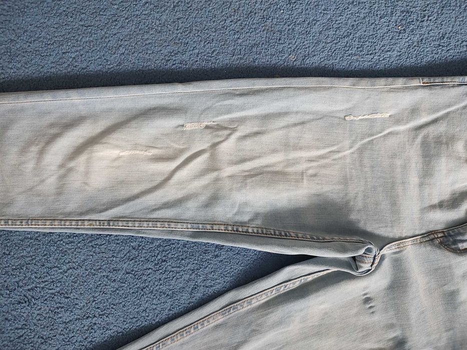 Jeansowe spodnie z przetarciami rurki esmara (Lidl) 38