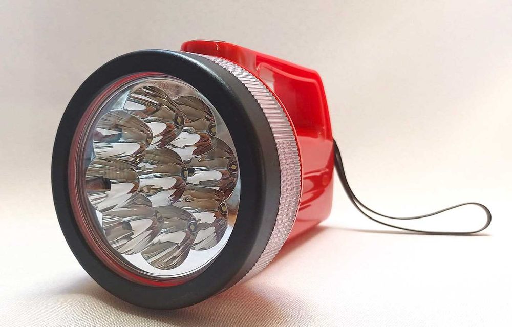 Latarka ręczna, szperacz SJ-7446, 9 jasnych LED, 4xR20 (w komplecie), solidna! NOWA!