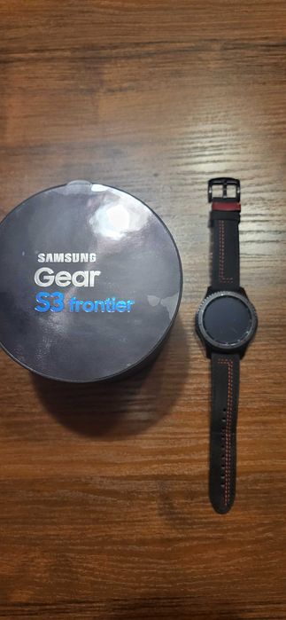 Smartwatch SAMSUNG Gear S3 Frontier z dużym zestawem pasków