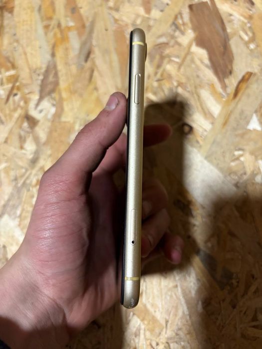 Продам iPhone xr