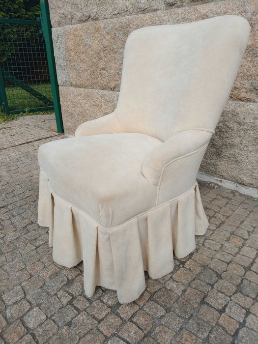 Vendo Sofá de 1 lugar (senhorinha) beje