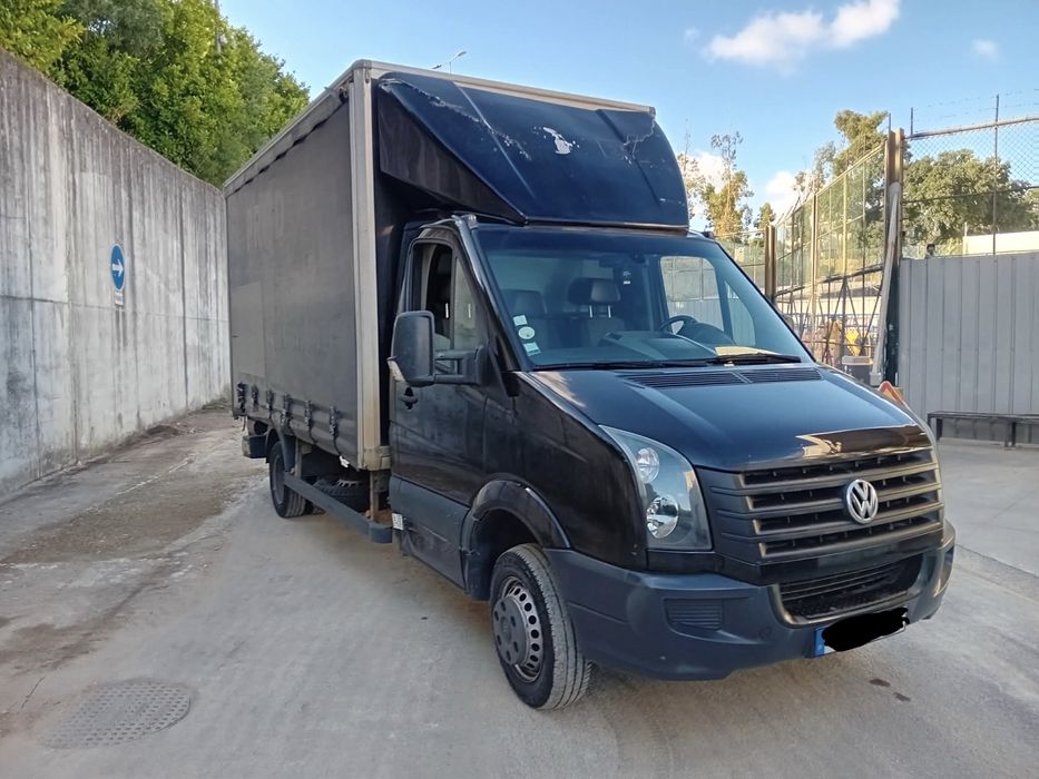 VW Crafter 2016 com cortina e plantaforma elevatoria.