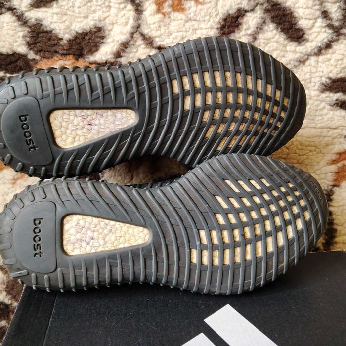 uper sportowe sneakersy Yeezy Boost 350 V2 wkł.27,5 cm