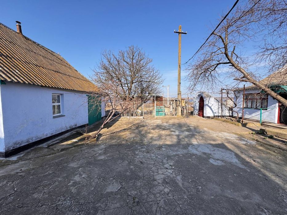 Продається будинок біля річки