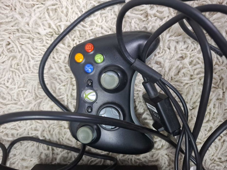 Xbox 360 konsola model 1439 dysk 250GB pad okablowanie zasilacz