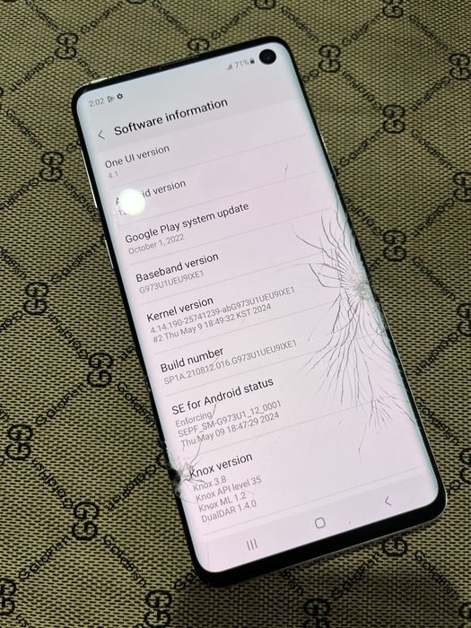 Смартфон Samsung S10 8/128