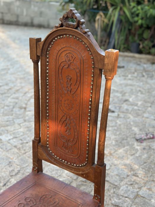 Cadeiras rusticas com respetiva mesa
