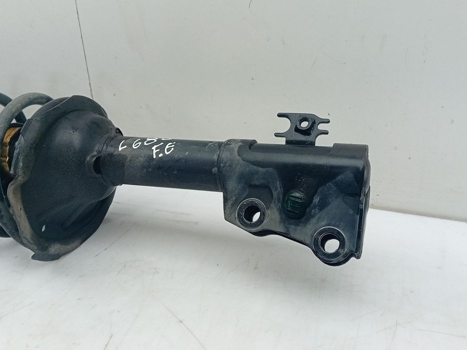 Amortecedor frente esquerdo TOYOTA Yaris (_P1_)