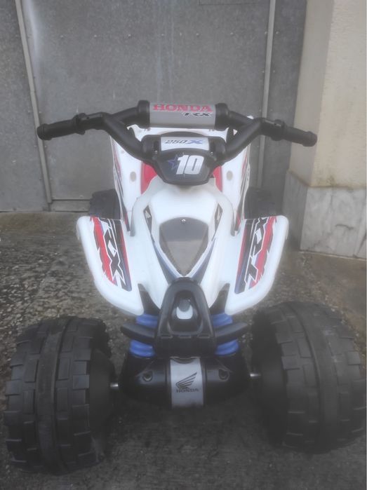 Moto 4 Electrica injusa Honda 12V