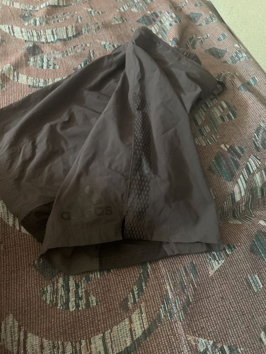 Продам  мужские ШОРТЫ ADIDAS
