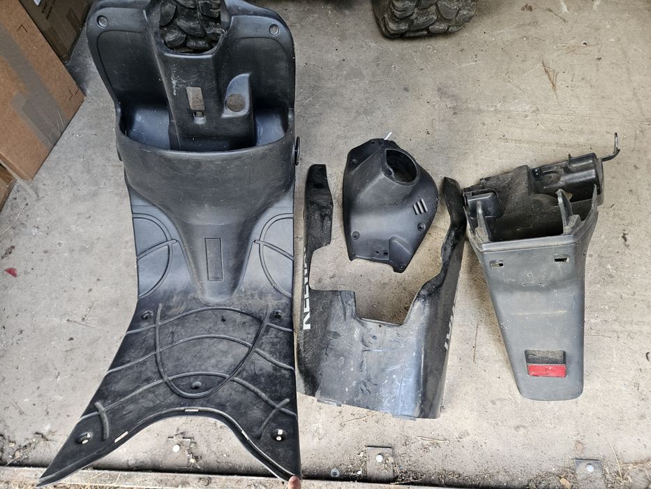 Plastiki Keeway Hurricane 50 podłoga, kokpit, pług, blotnik