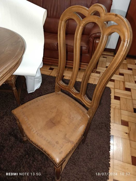 Mesa de jantar + 6 cadeiras