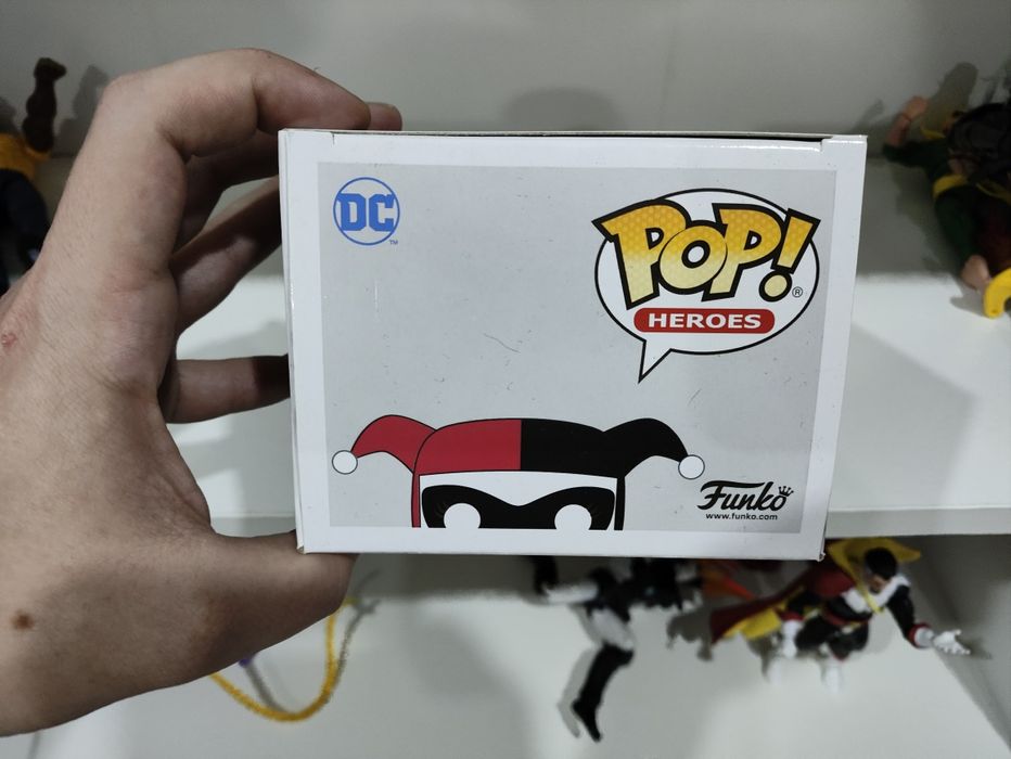 Funko Pop DC - Harley Quinn - versão glitter
