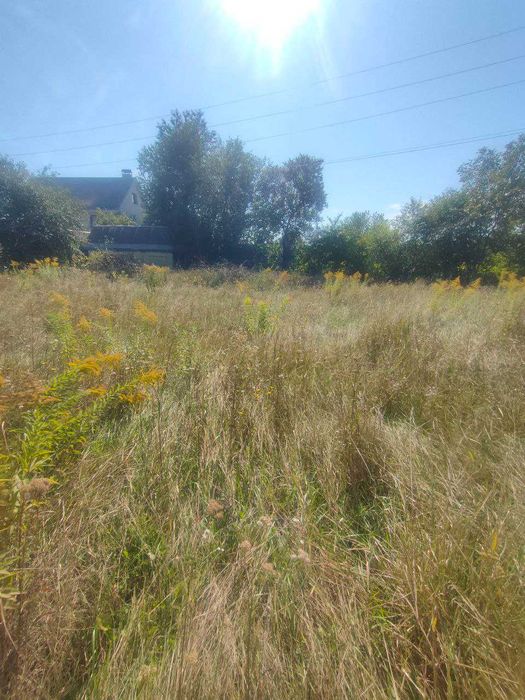 Продам гарну ділянку в передмісті