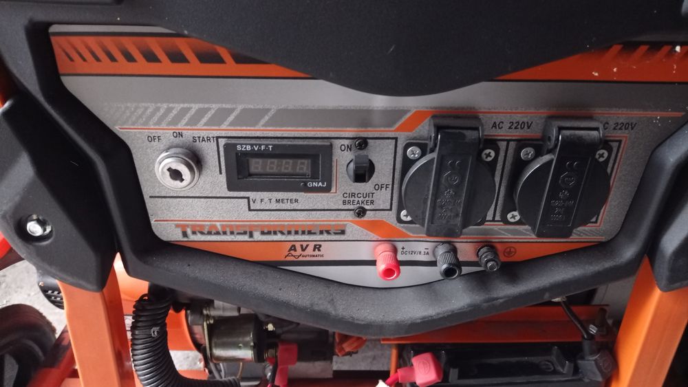 Бензогенератор Kioto EG4400E