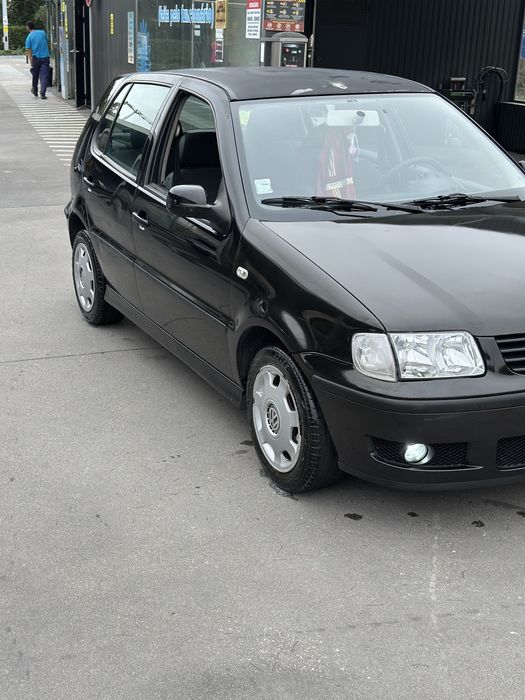 Polo 2001 1.0  com detalhes a fazer chama que da negocio