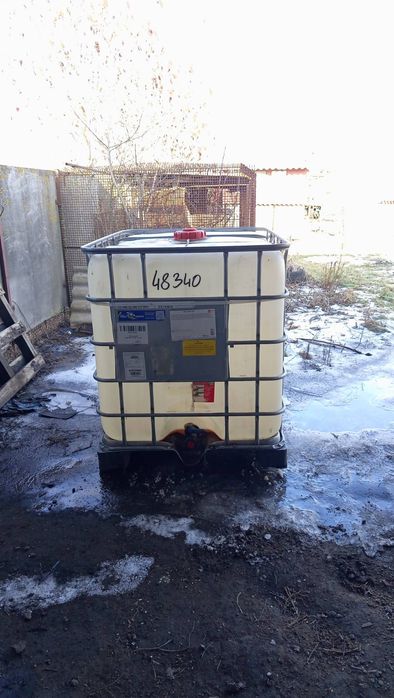 Єврокуб 1000.л.на пластиковому піддоні б/в.