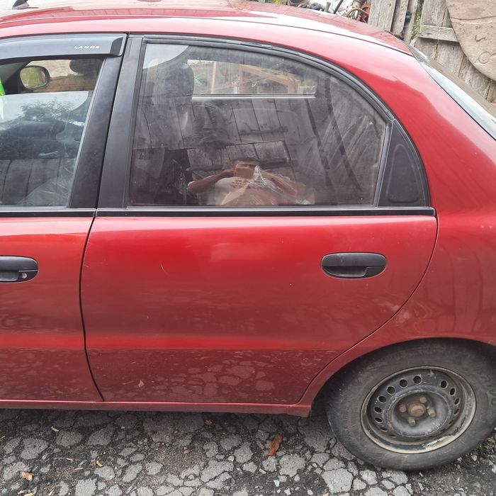 Ланос Автомобіль