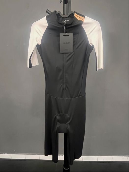 Lote HUUB: fatos de natação e trisuits de triatlo