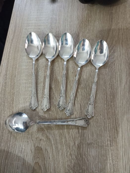 Zestaw łyżek stołowych