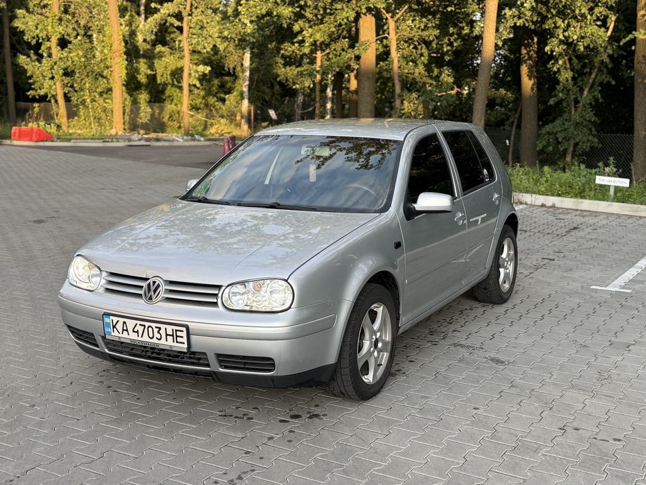 Продам Volkswagen Golf 4 2003 1.6 бензин
