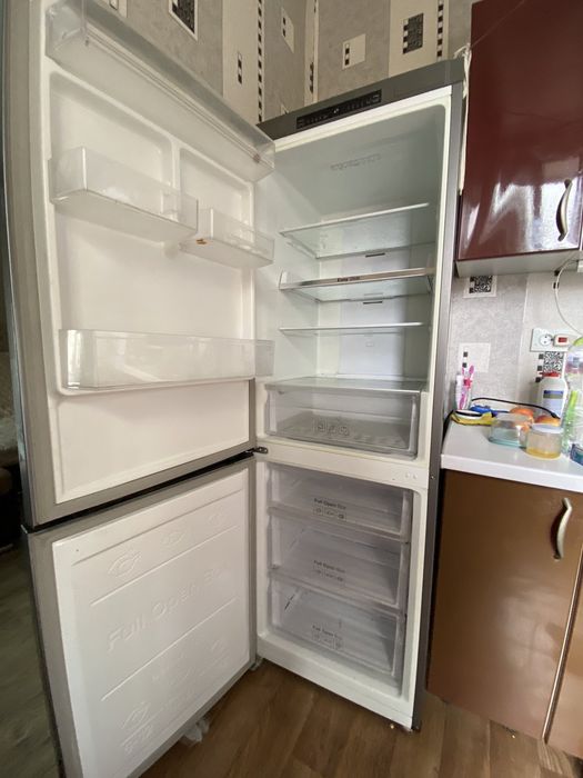 Холодильник  Samsung No Frost