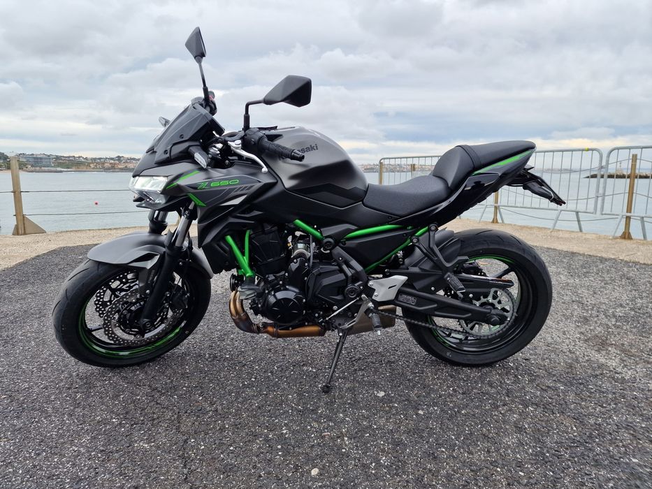 KAWASAKI Z650 Impecável - 2500 KM's