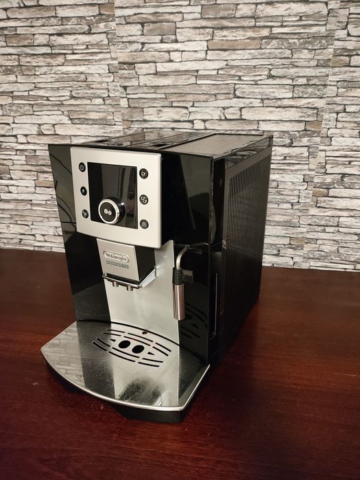 Кавомашина в Кожен Дім ® Delonghi Perfekta ESAM 5400