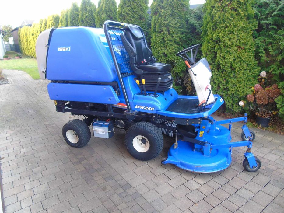 Profesjonalna kosiarka ISEKI SFH240 27KM 3cyl. diesel 4WD  PO SERWISIE