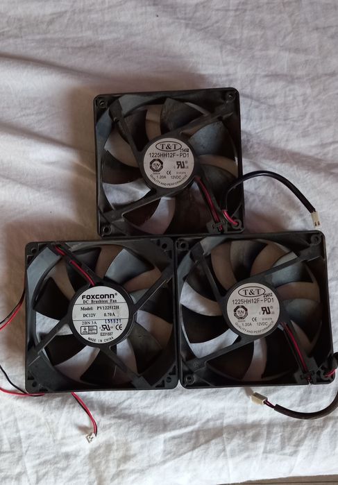 8 wentylatorów  komputerowych 12cm/12 cm i 7,5/7,5